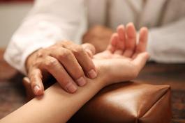 T pour le cursus tuina therapeutique a fleur de peau
